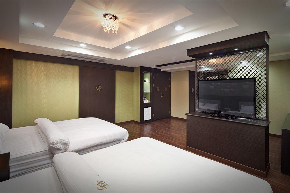 Press Hotel Puszan Kültér fotó